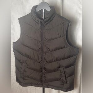 Lands End XL (18) Brown Puffer Vest Diagonal Pattern with snap pocket closure.